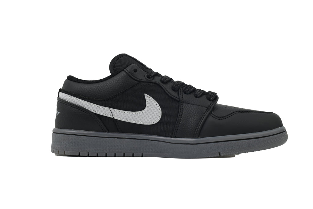 Nike Air Jordan 1 Retro Low Low-Top Sneakers