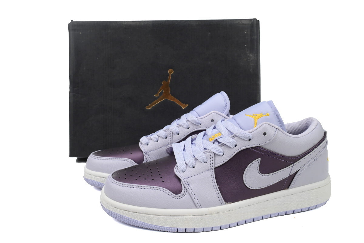 Nike Air Jordan 1 Retro Low Low-Top Sneakers