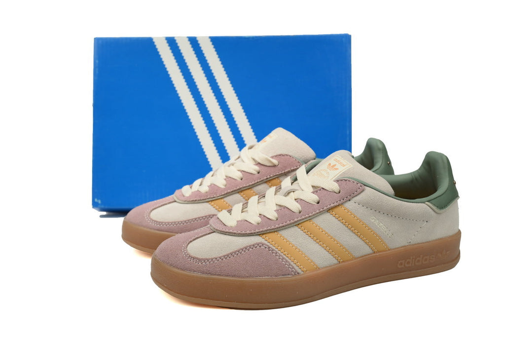 Adidas Samba OG – Retro German-Inspired Sneakers