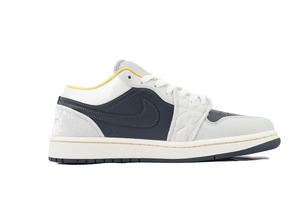 Nike Air Jordan 1 Retro Low Low-Top Sneakers