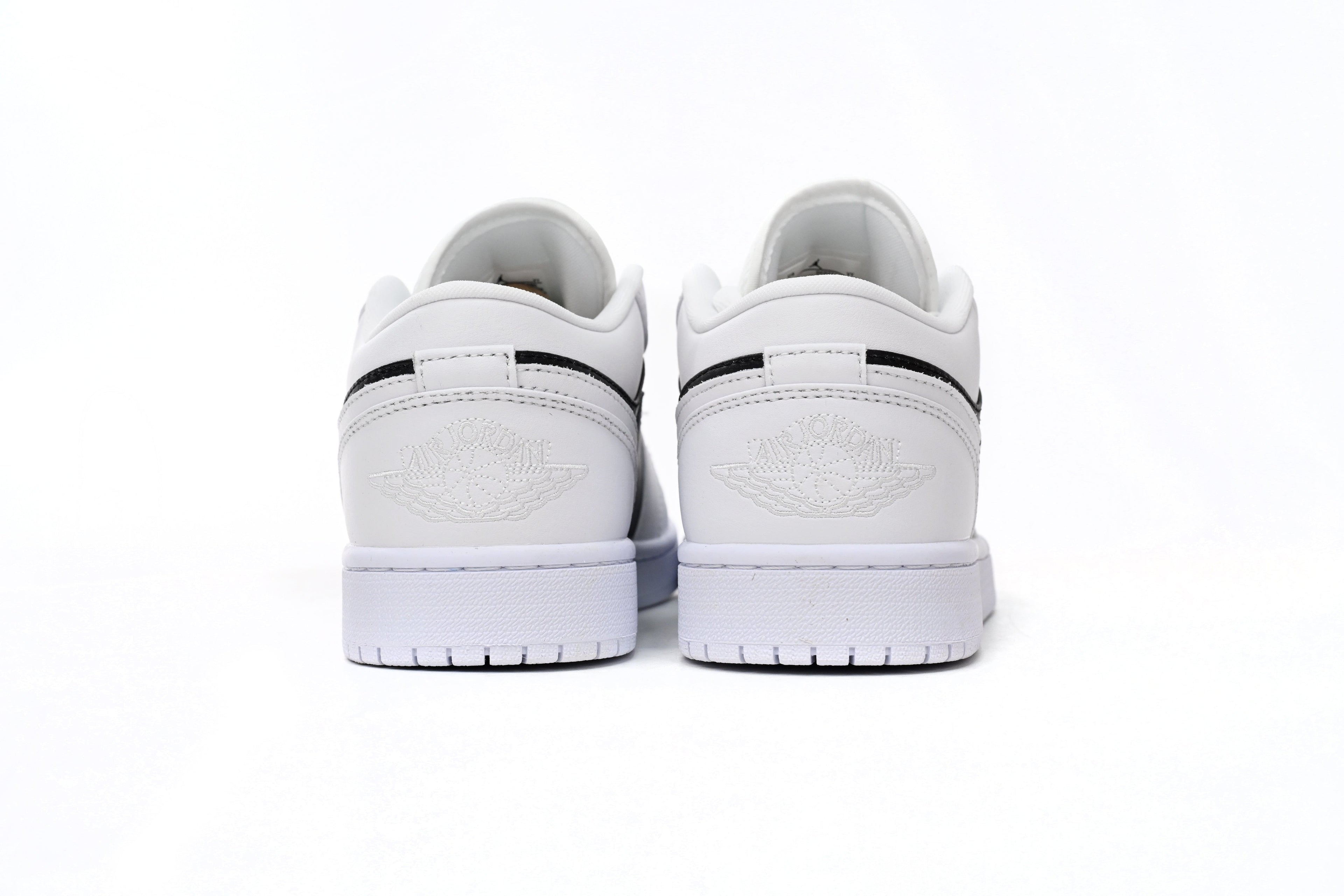 Nike Air Jordan 1 Retro Low Low-Top Sneakers