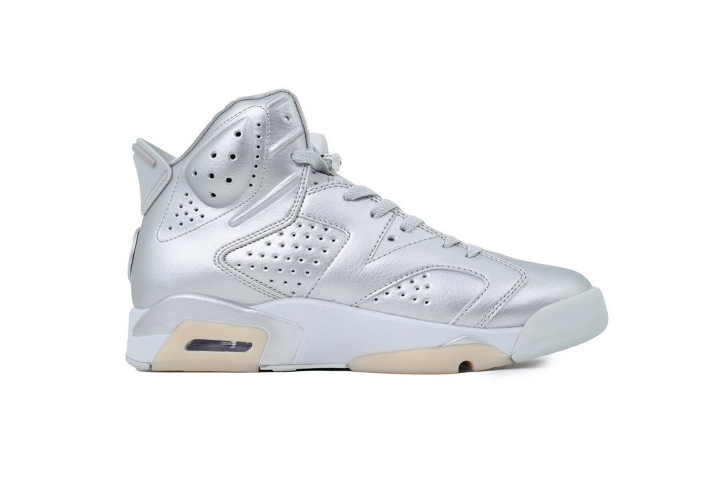 Nike Air Jordan 6 – Retro High-Top Basketball Sneakers