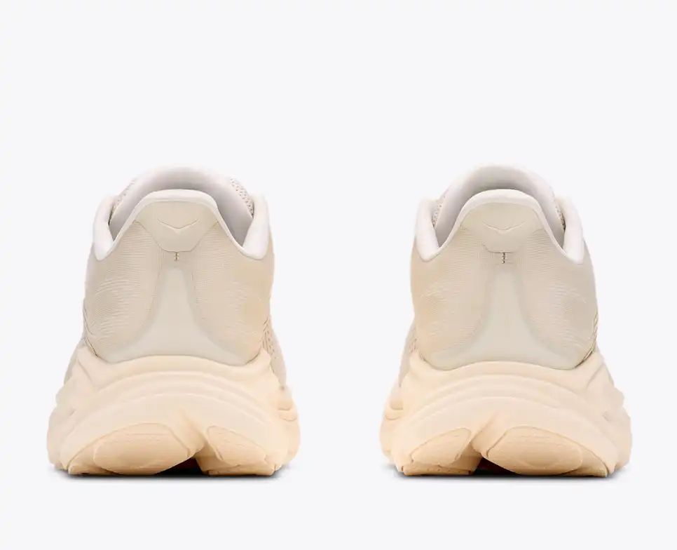 Hoka Bondi 8 — Cream / Beige