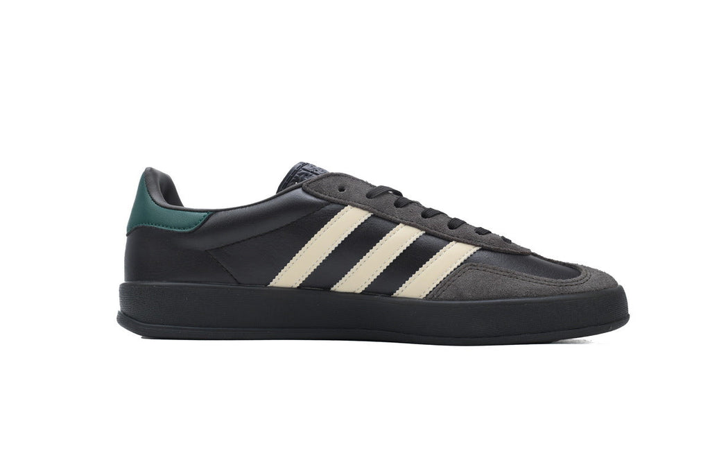Adidas Samba OG – Retro German-Inspired Sneakers