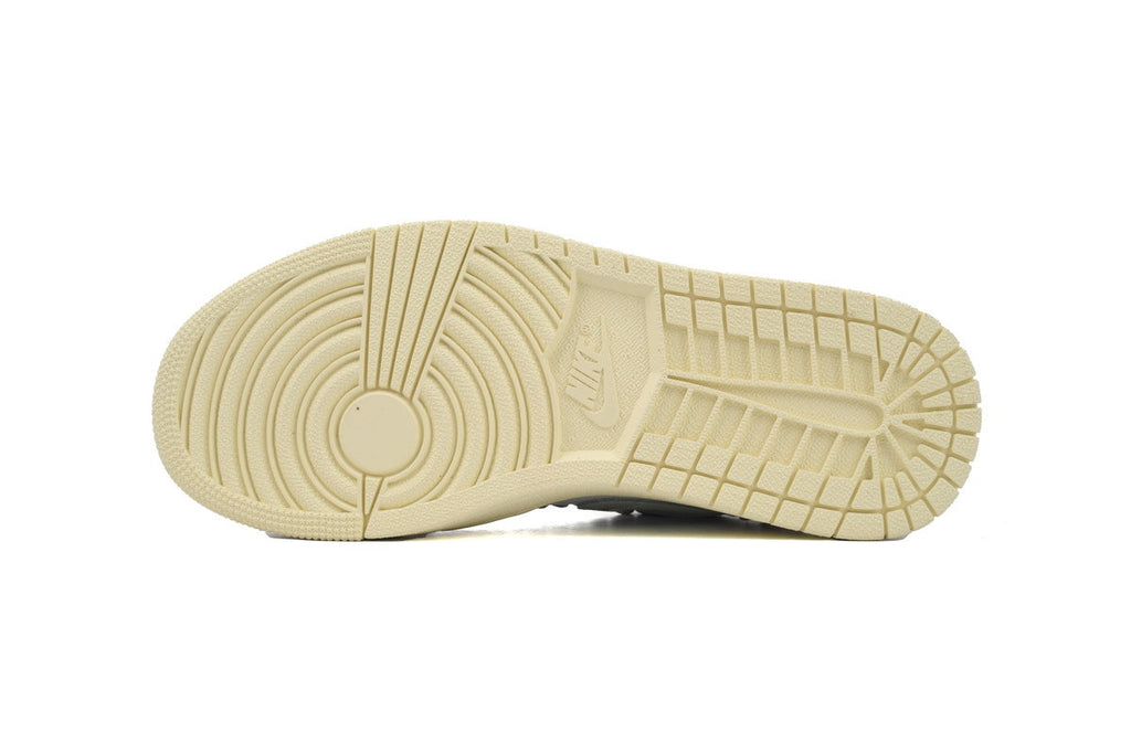 Nike Air Jordan 1 Retro Low Low-Top Sneakers