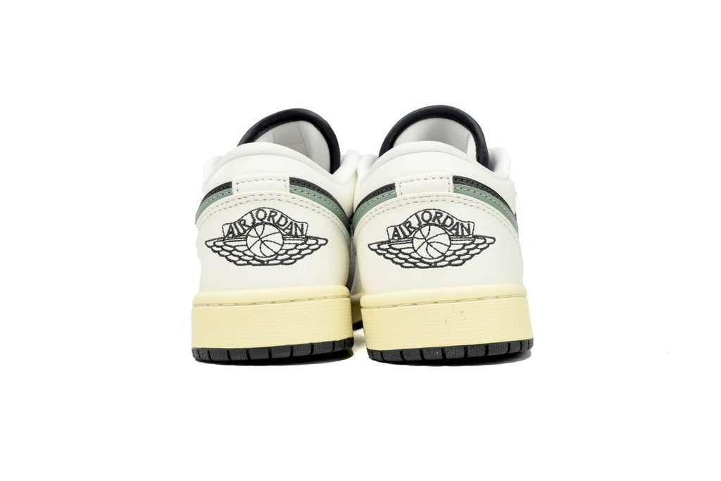 Nike Air Jordan 1 Retro Low Low-Top Sneakers